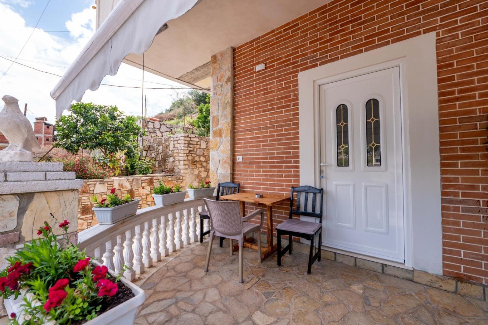 Vila Basho Sarandë Exterior foto